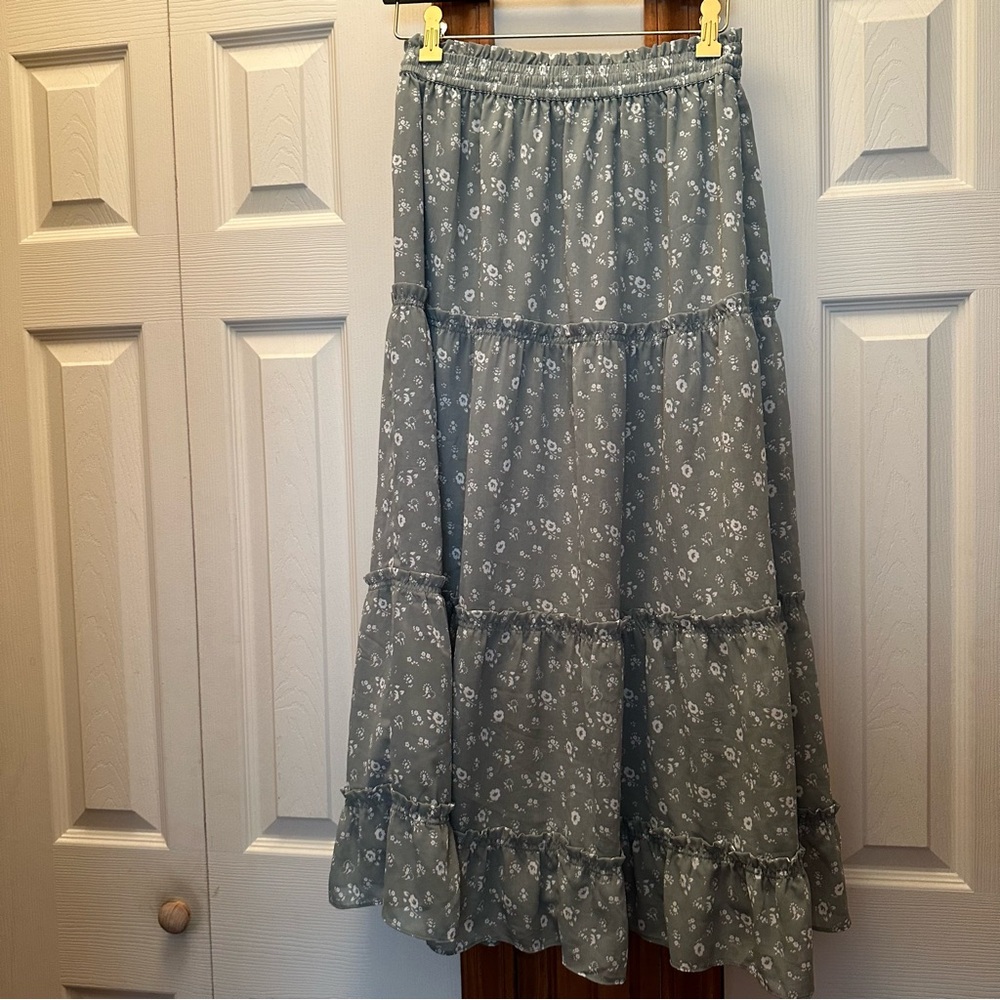 Madewell Green and White Tiered Maxi Skirt
